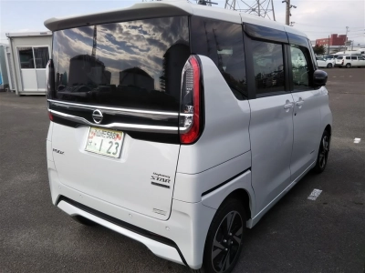 NISSAN ROOX