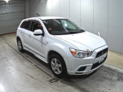 MITSUBISHI RVR