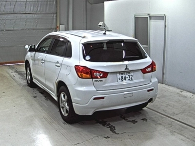 MITSUBISHI RVR