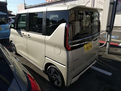 NISSAN ROOX