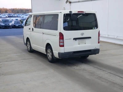 TOYOTA REGIUS ACE