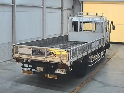 MITSUBISHI FUSO FIGHTER