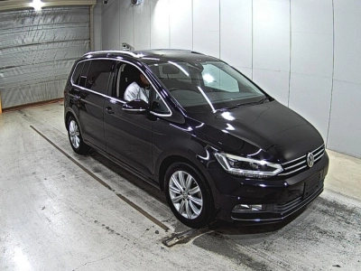 VOLKSWAGEN GOLF TOURAN