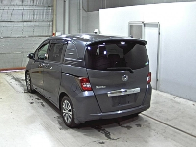 HONDA FREED SPIKE