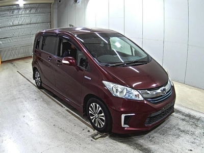 HONDA FREED HYBRID