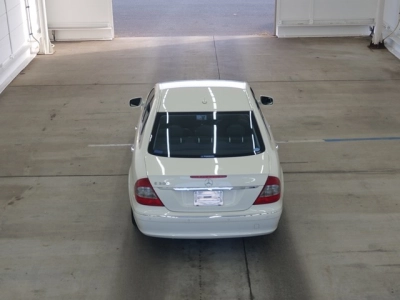 MERCEDES BENZ E CLASS