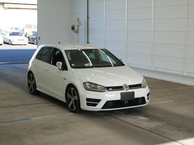 VOLKSWAGEN GOLF R