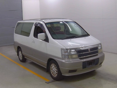 NISSAN ELGRAND