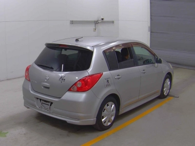 NISSAN TIIDA