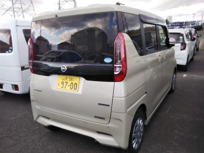 NISSAN ROOX