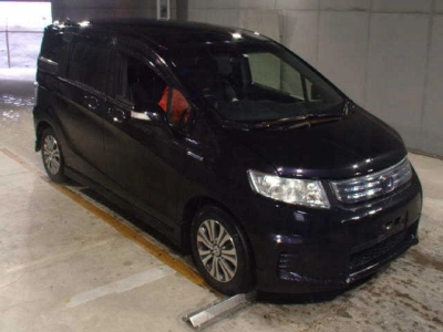 HONDA FREED SPIKE