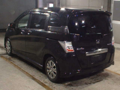 HONDA FREED SPIKE