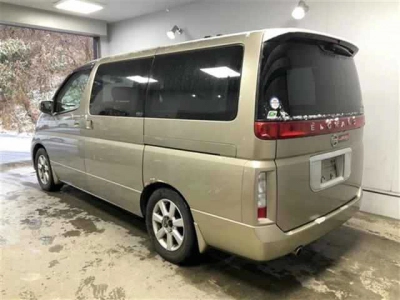 NISSAN ELGRAND
