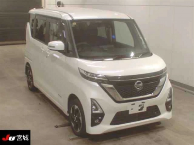 NISSAN ROOX