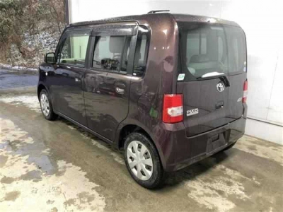 TOYOTA PIXIS SPACE