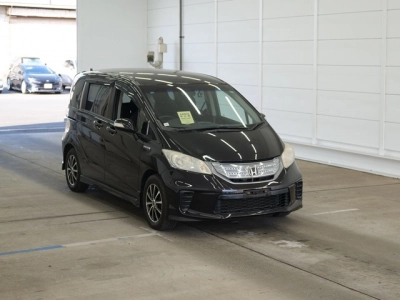 HONDA FREED HYBRID