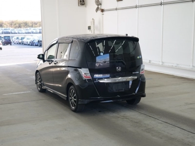 HONDA FREED HYBRID