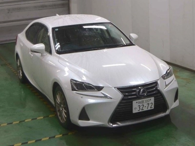 LEXUS IS