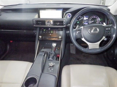 LEXUS IS