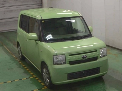 TOYOTA PIXIS SPACE