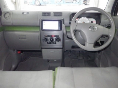TOYOTA PIXIS SPACE