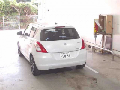 SUZUKI SWIFT