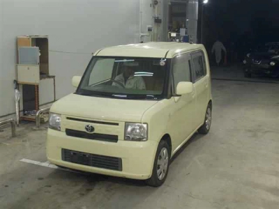 TOYOTA PIXIS SPACE