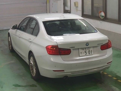 BMW 3 SERIES