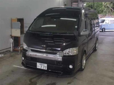 TOYOTA HIACE COMMUTER