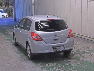 NISSAN TIIDA