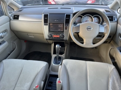 NISSAN TIIDA