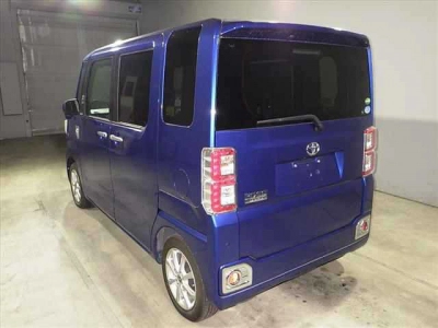 TOYOTA PIXIS MEGA