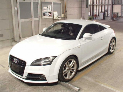 AUDI TT