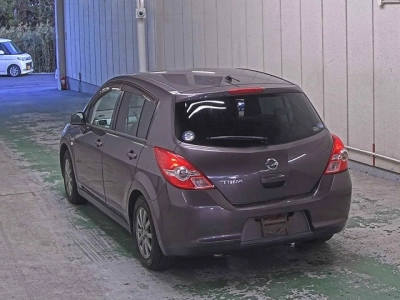 NISSAN TIIDA