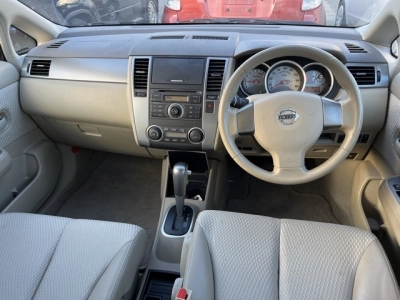 NISSAN TIIDA