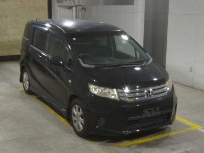 HONDA FREED SPIKE