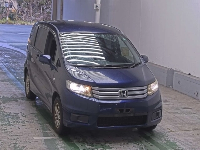 HONDA FREED SPIKE