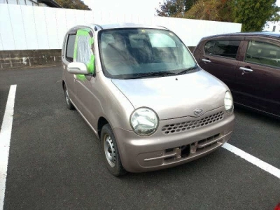 DAIHATSU MOVE LATTE