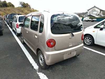 DAIHATSU MOVE LATTE