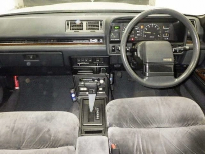 MITSUBISHI DEBONAIR V