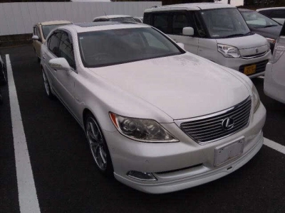LEXUS LS