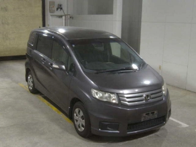 HONDA FREED SPIKE