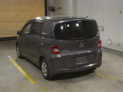 HONDA FREED SPIKE