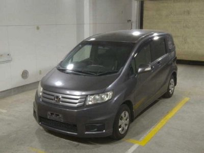 HONDA FREED SPIKE