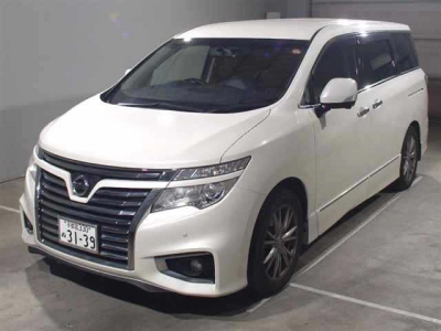 NISSAN ELGRAND