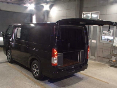 TOYOTA REGIUS ACE
