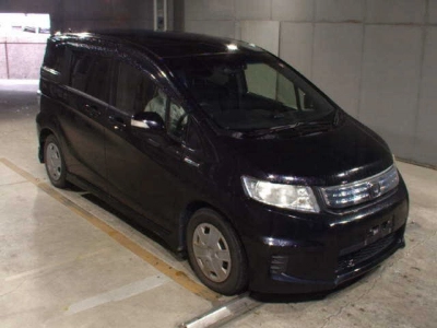 HONDA FREED SPIKE