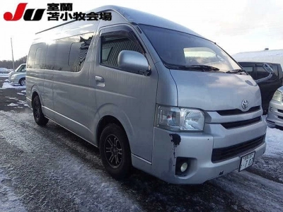 TOYOTA HIACE COMMUTER