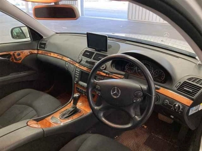 MERCEDES BENZ E CLASS