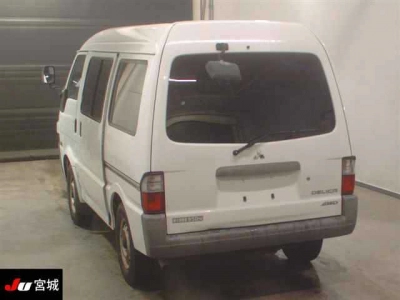 MITSUBISHI DELICA VAN
